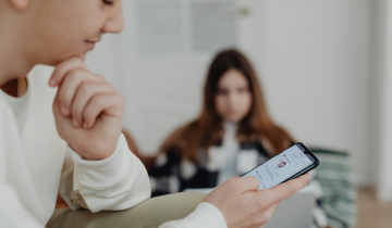 Eşinin Telefonunu Neden Karıştırmamalısın?